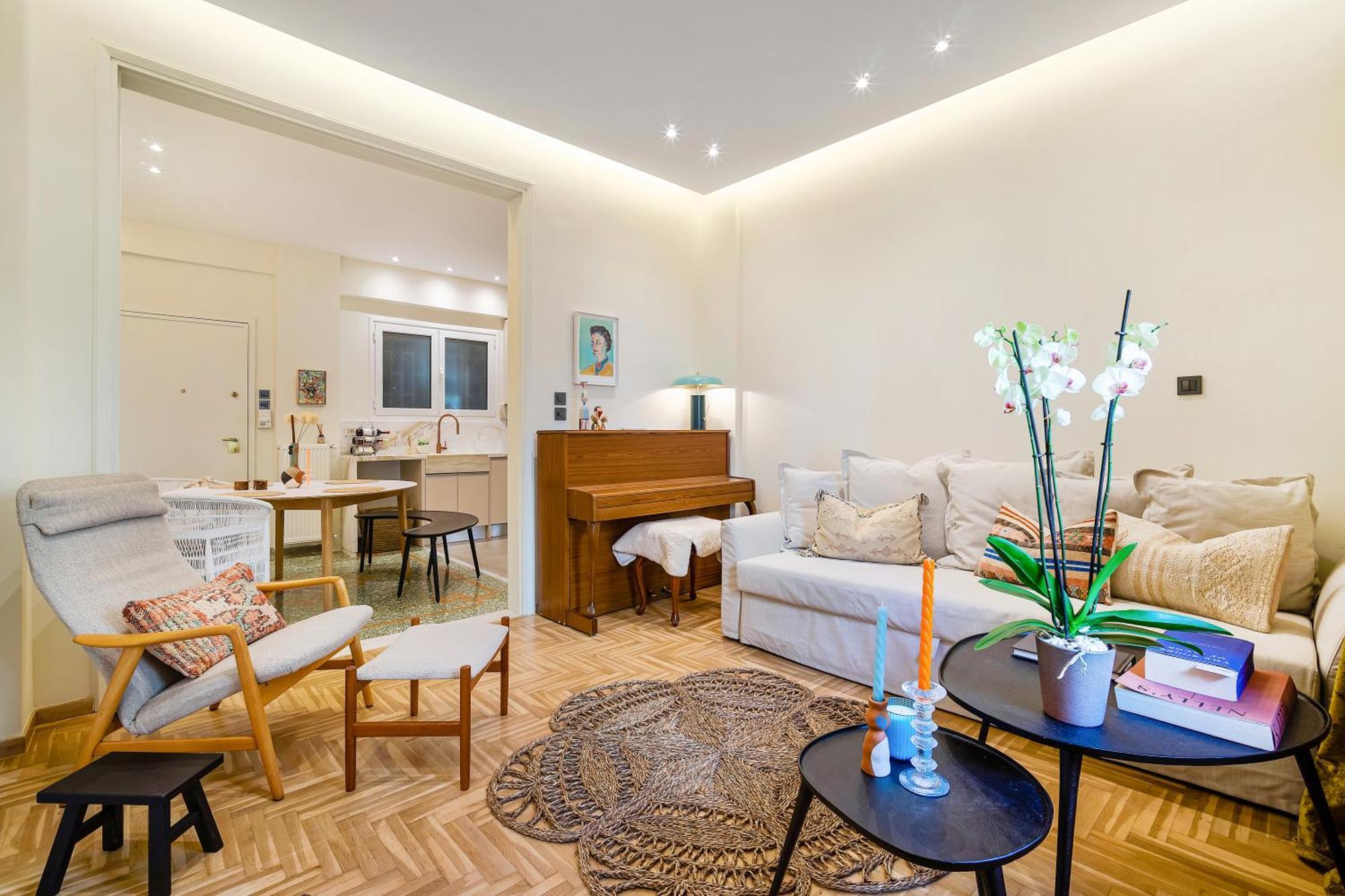 Renovated Kallimarmaro In Historic Center *